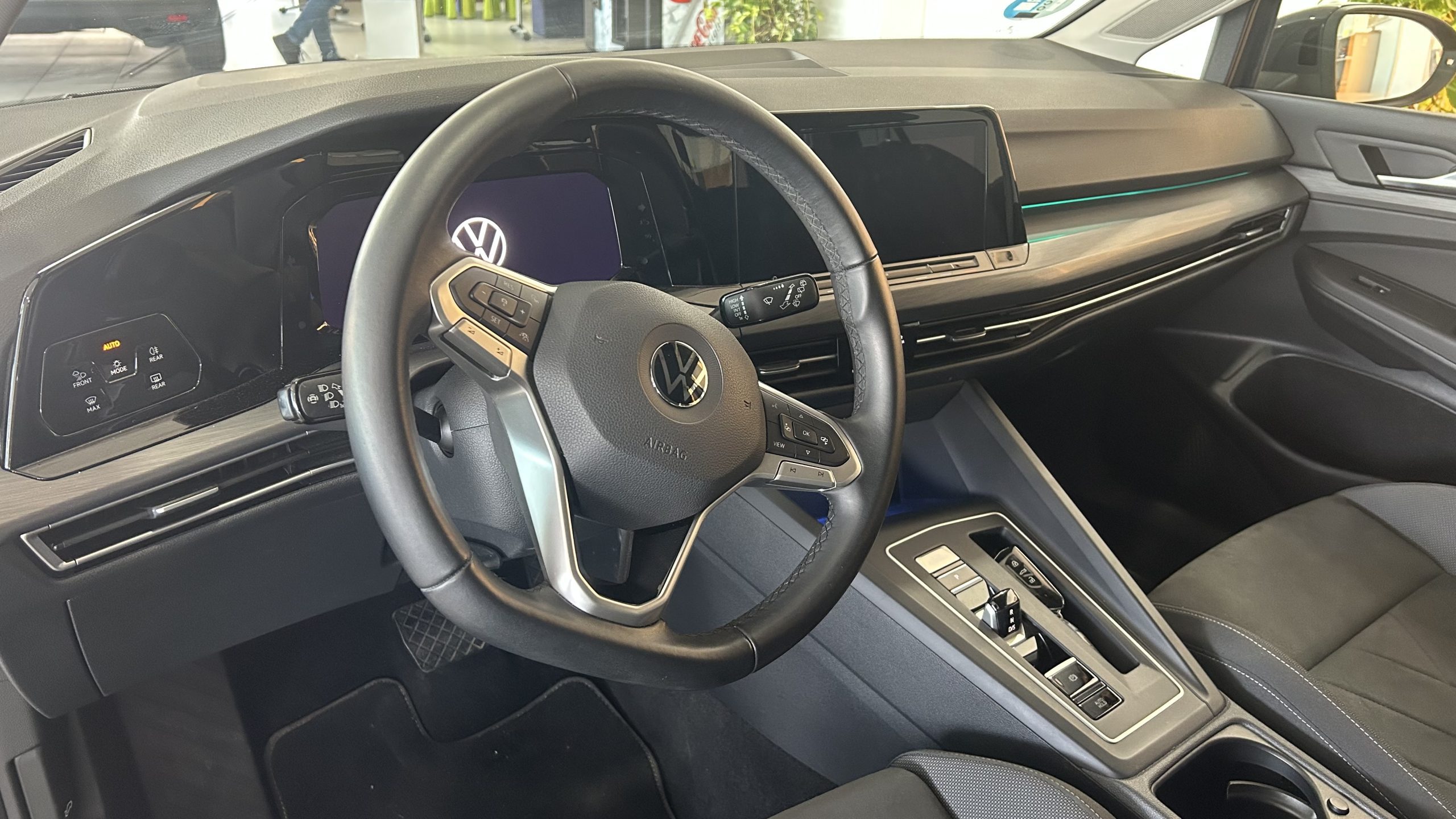 Volkswagen Golf Style 1.5 eTSI DSG 150cv