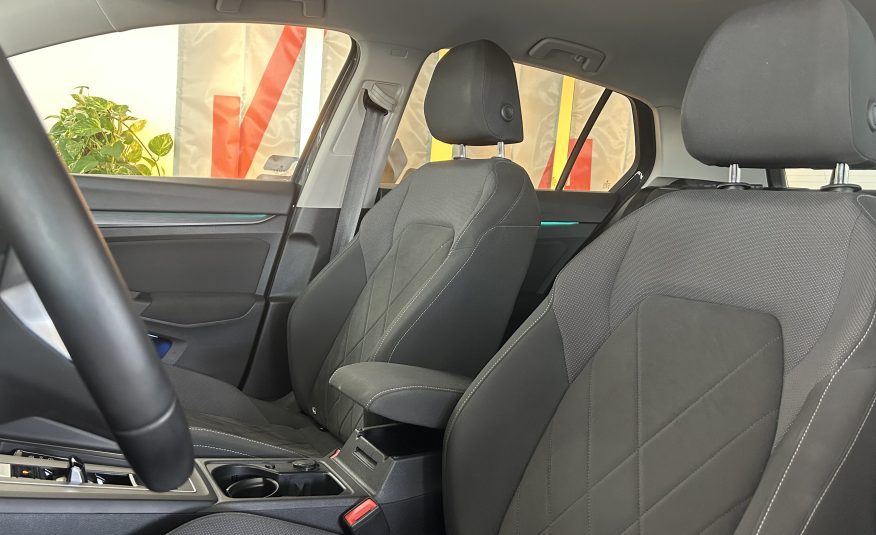 Volkswagen Golf Style 1.5 eTSI DSG 150cv