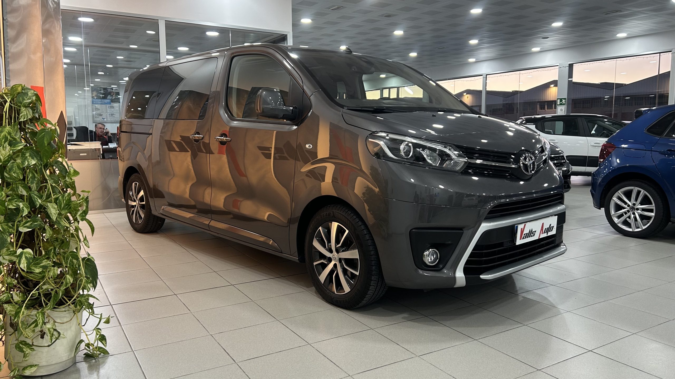 Toyota Proace Verso 2.0D VX PLUS SHUTTLE L1 2023