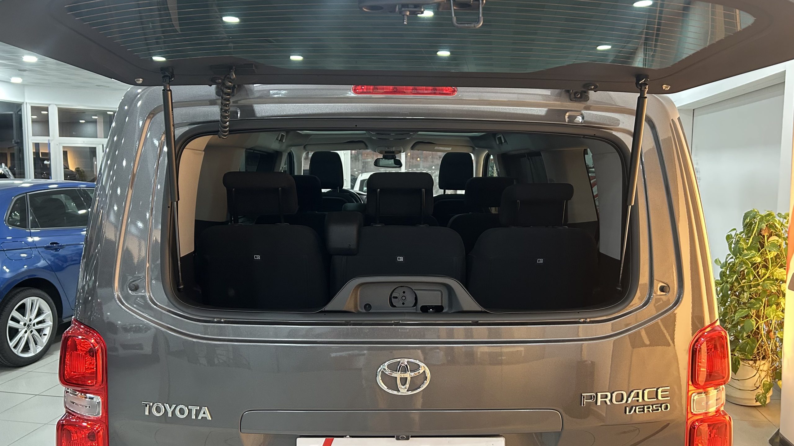 Toyota Proace Verso 2.0D VX PLUS SHUTTLE L1 2023