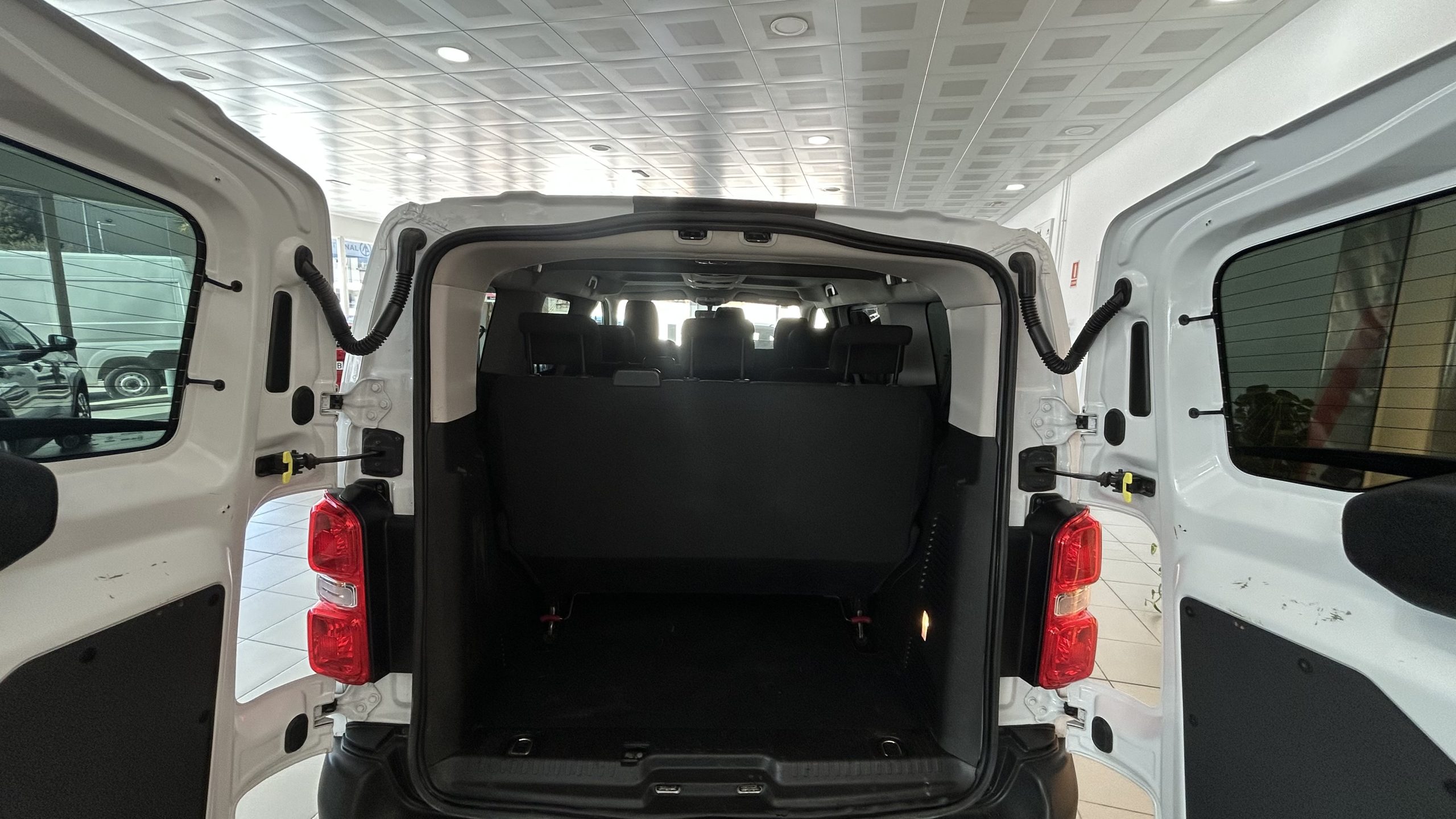 Peugeot Expert 9 plazas 2022