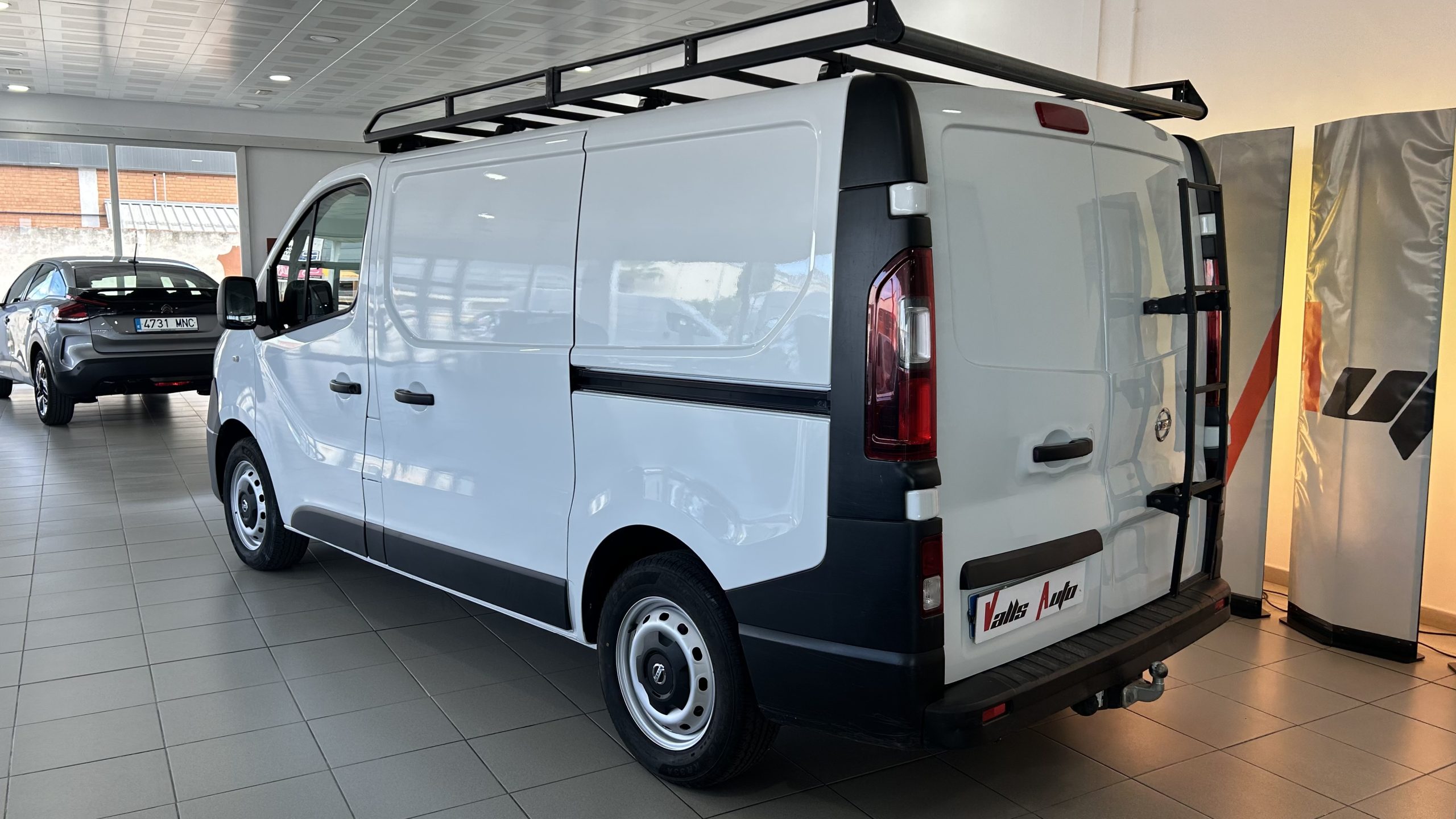 Nissan NV300 2021
