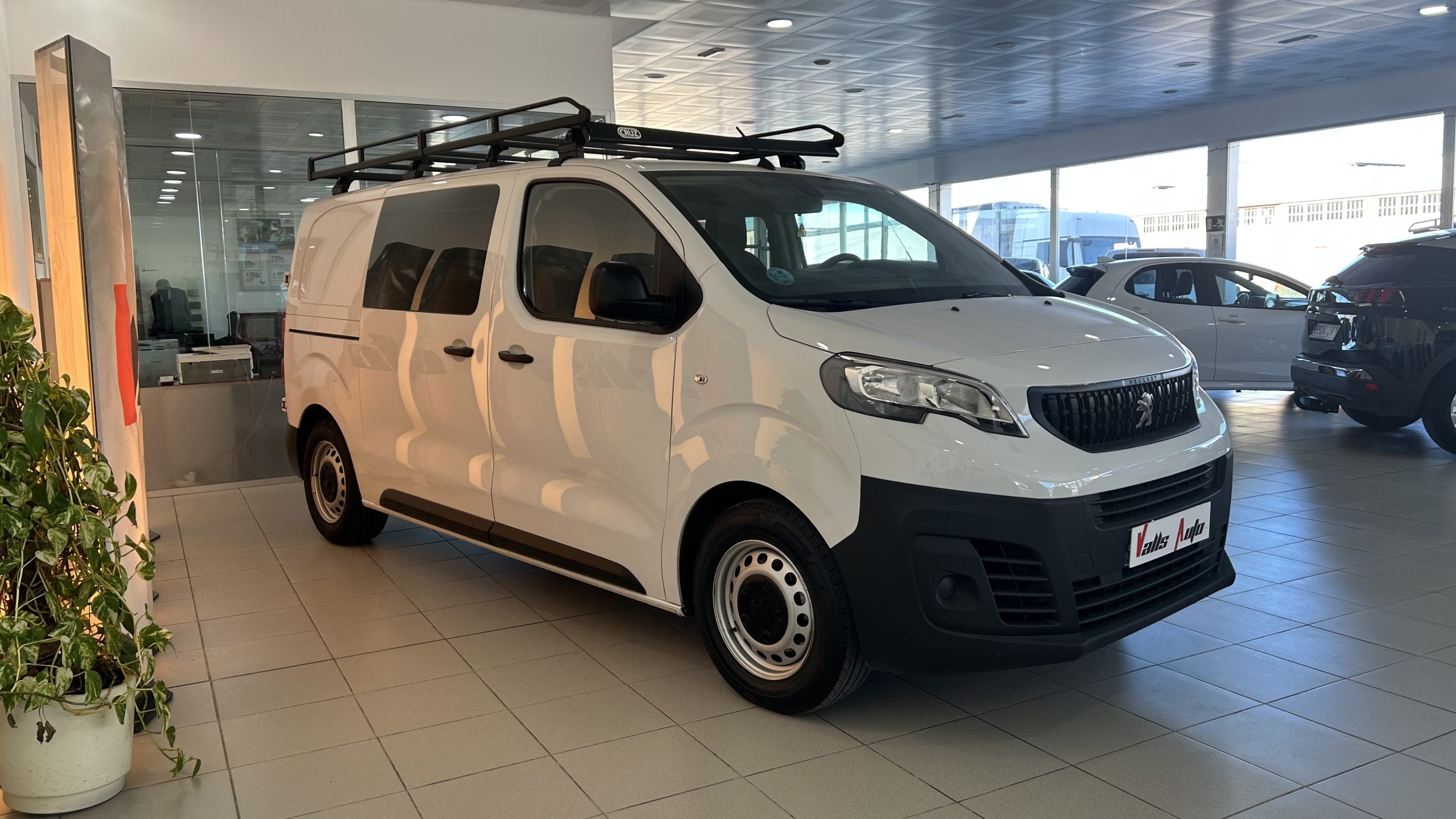 Peugeot Expert Combi 2024