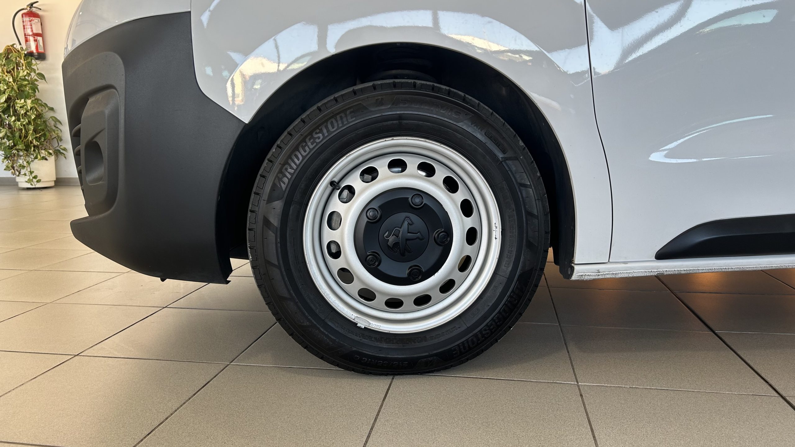 Peugeot Expert Combi 2024