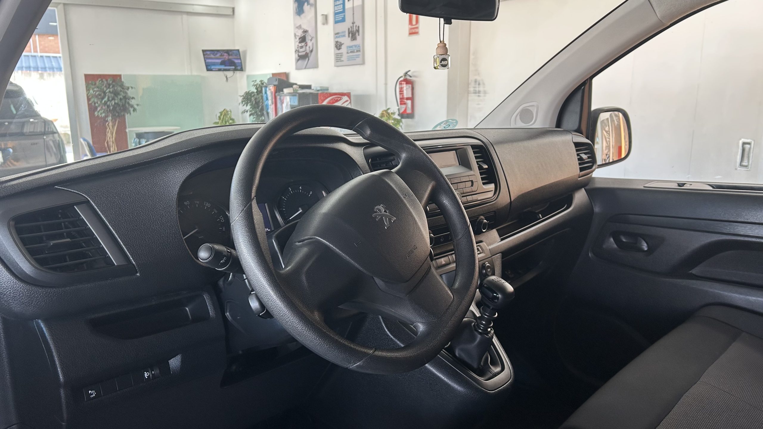 Peugeot Expert Combi 2024