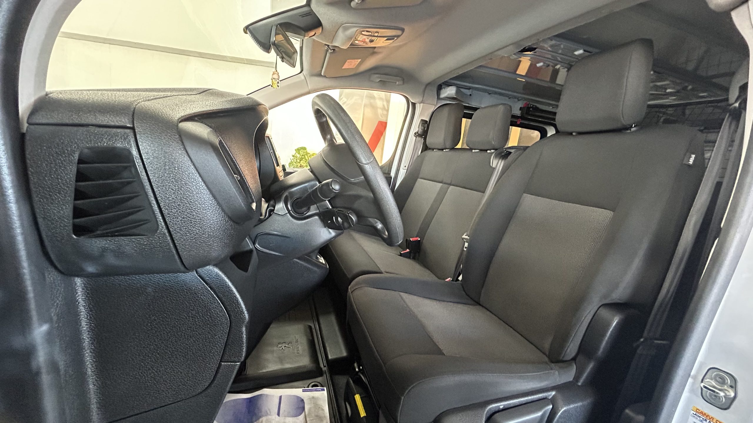 Peugeot Expert Combi 2024