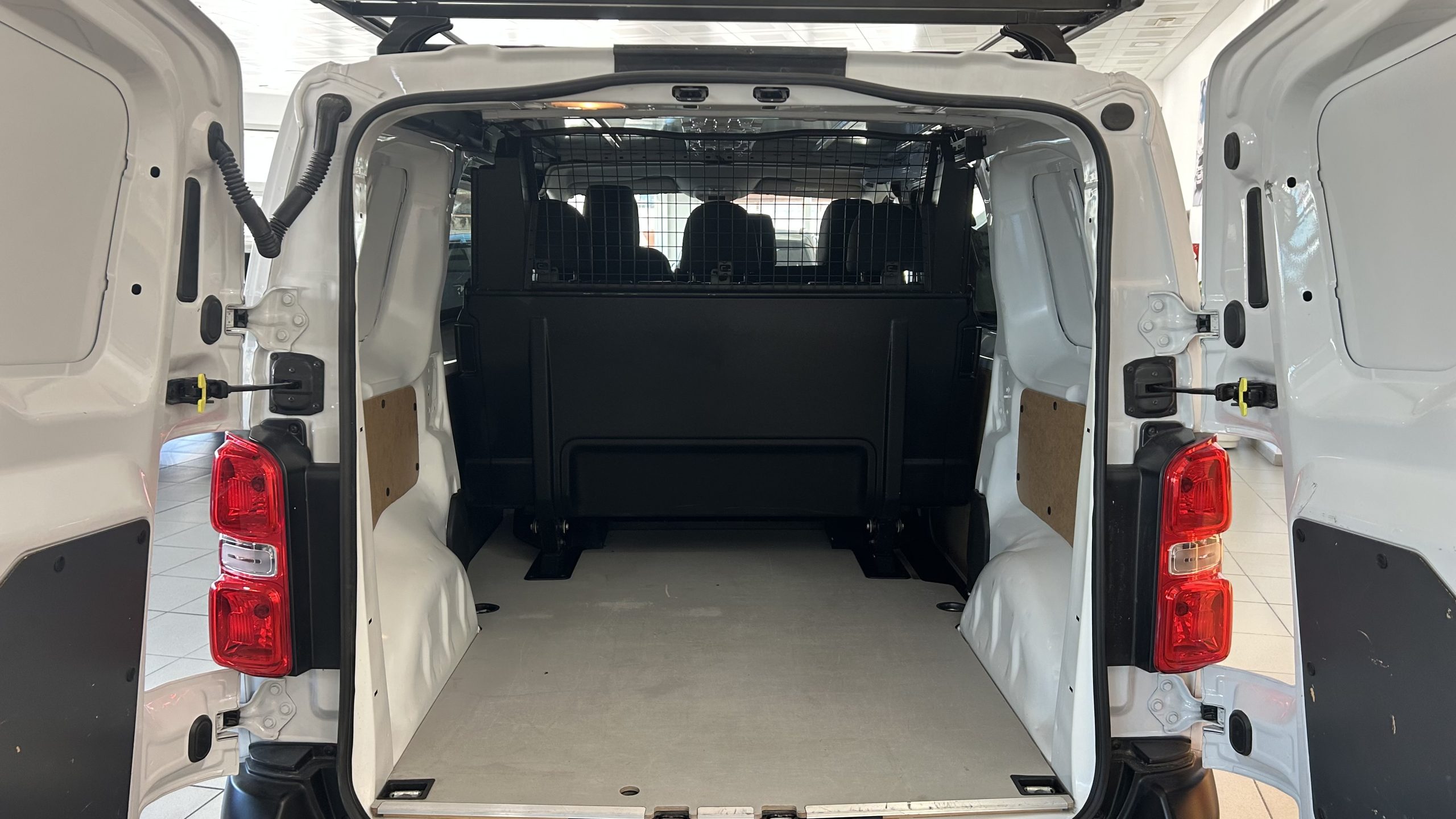 Peugeot Expert Combi 2024