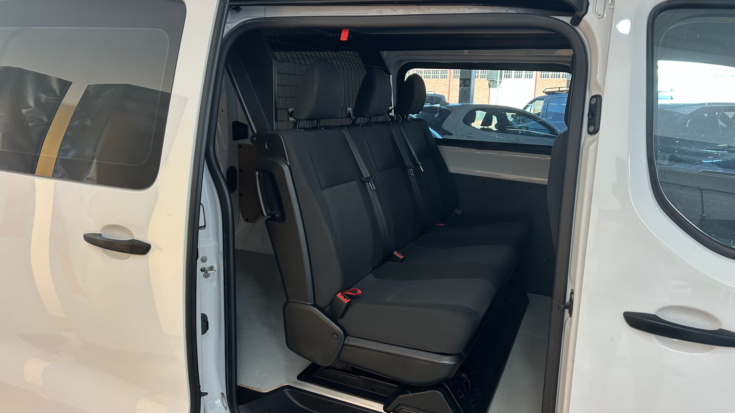 Peugeot Expert Combi 2024