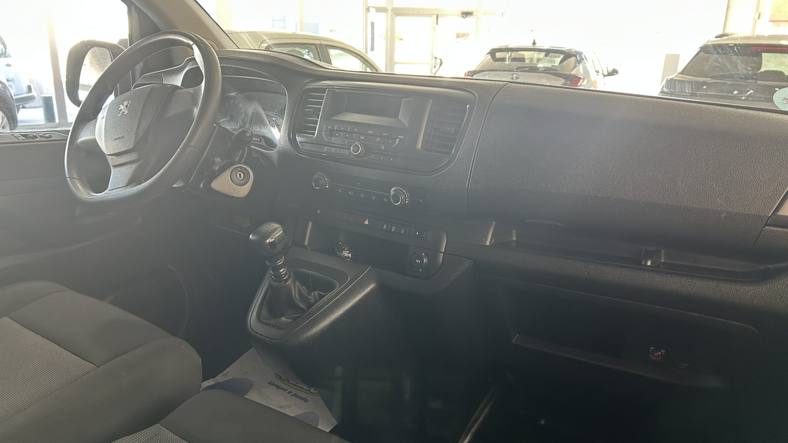 Peugeot Expert Combi 2024