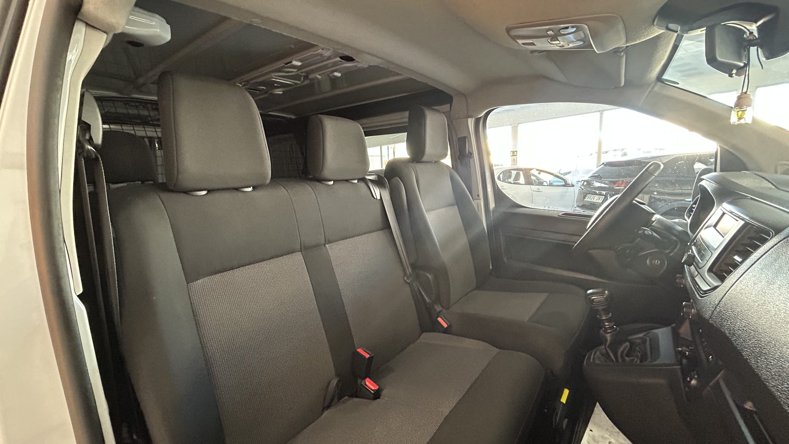 Peugeot Expert Combi 2024