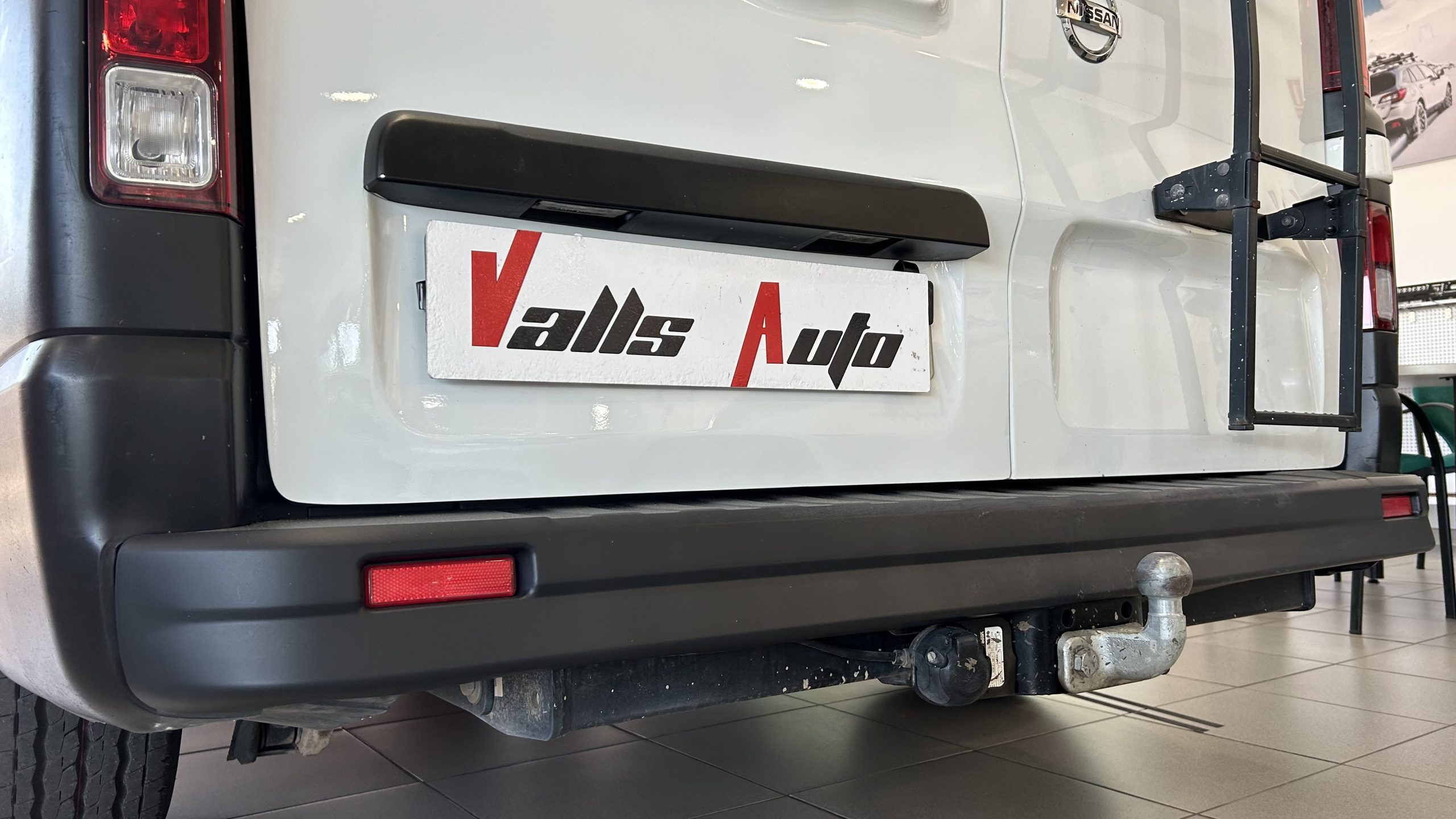 Nissan NV300 2021