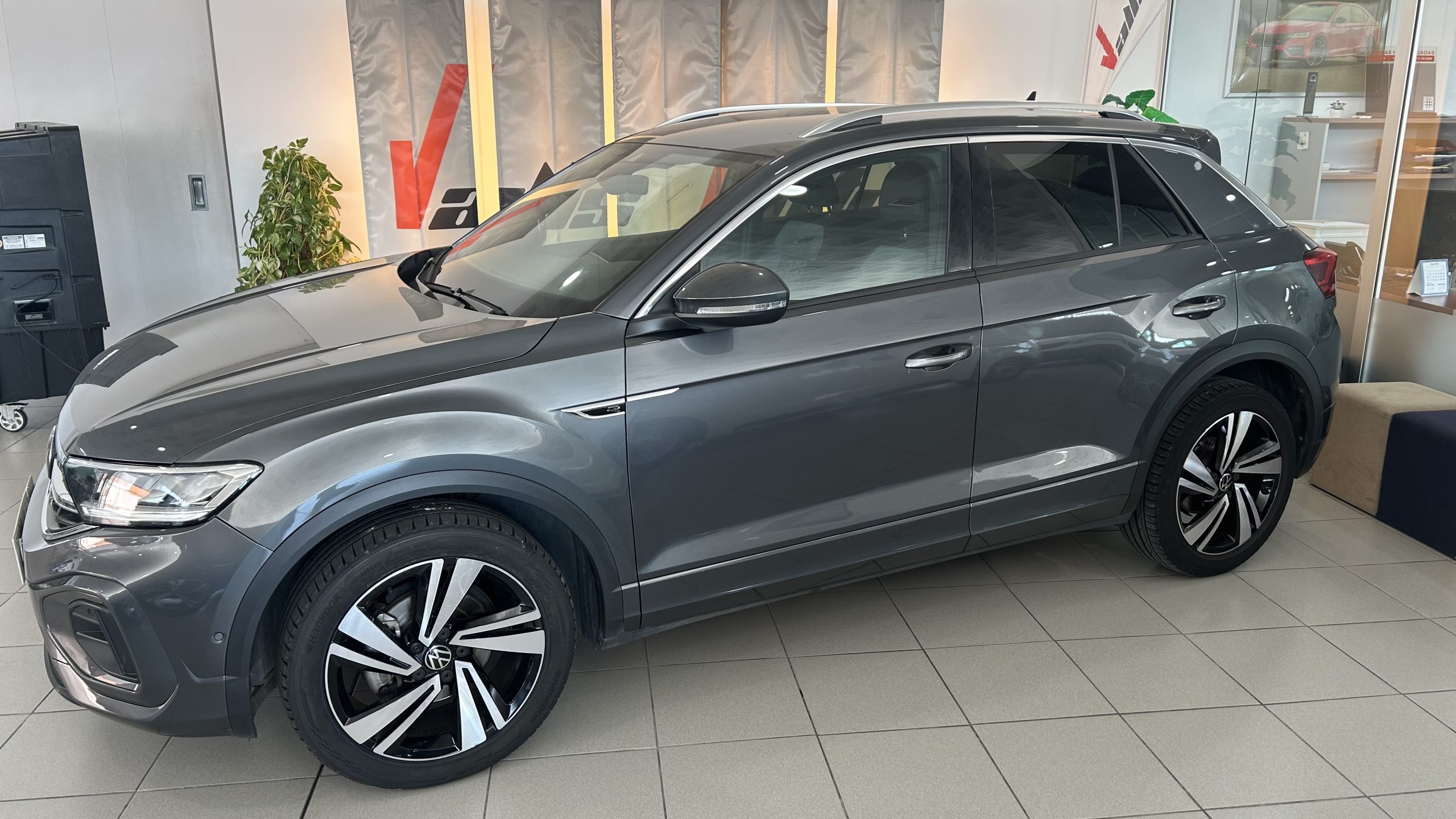 Volkswagen T-Roc R line 150cv 2022