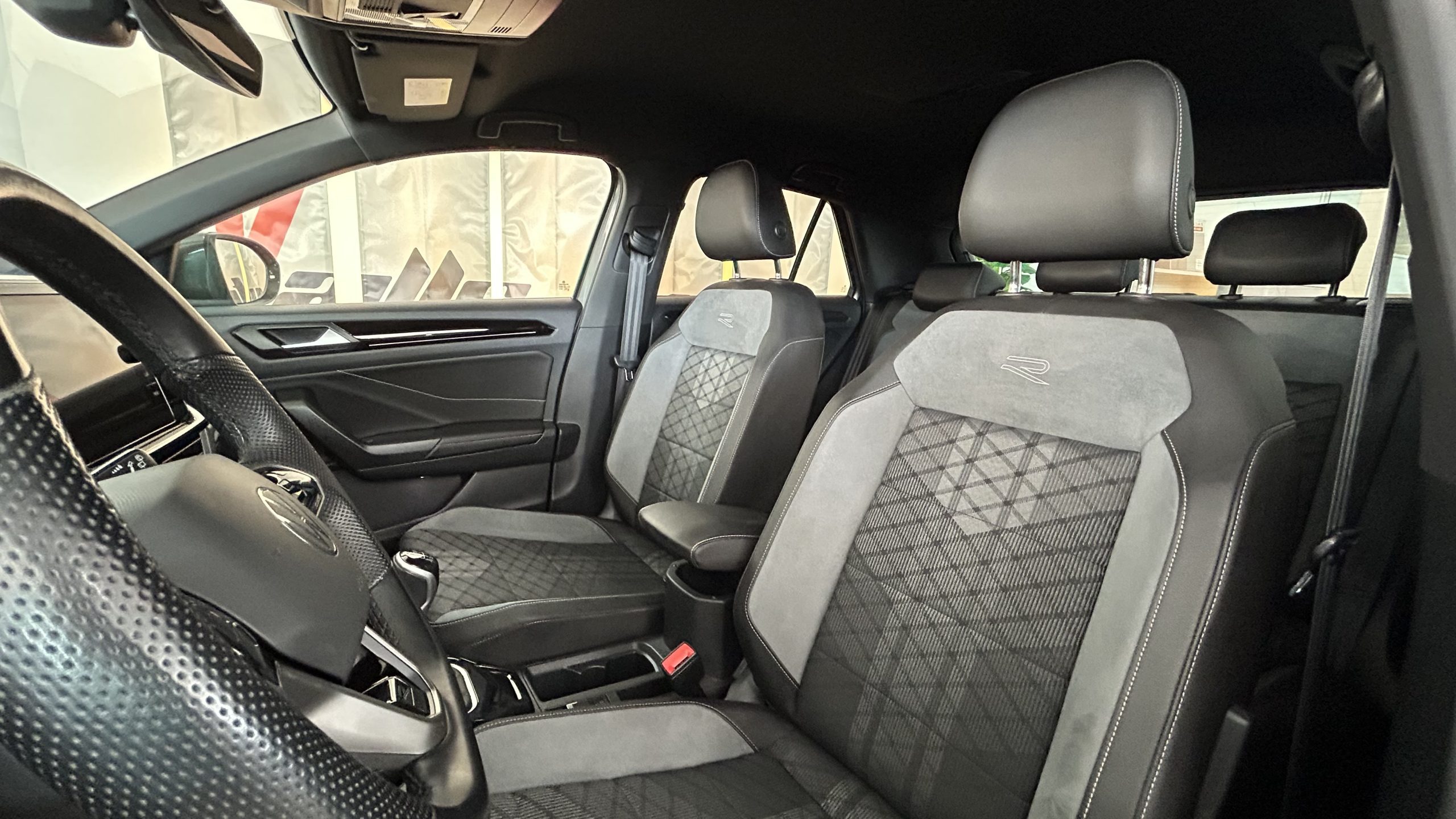 Volkswagen T-Roc R line 150cv 2022