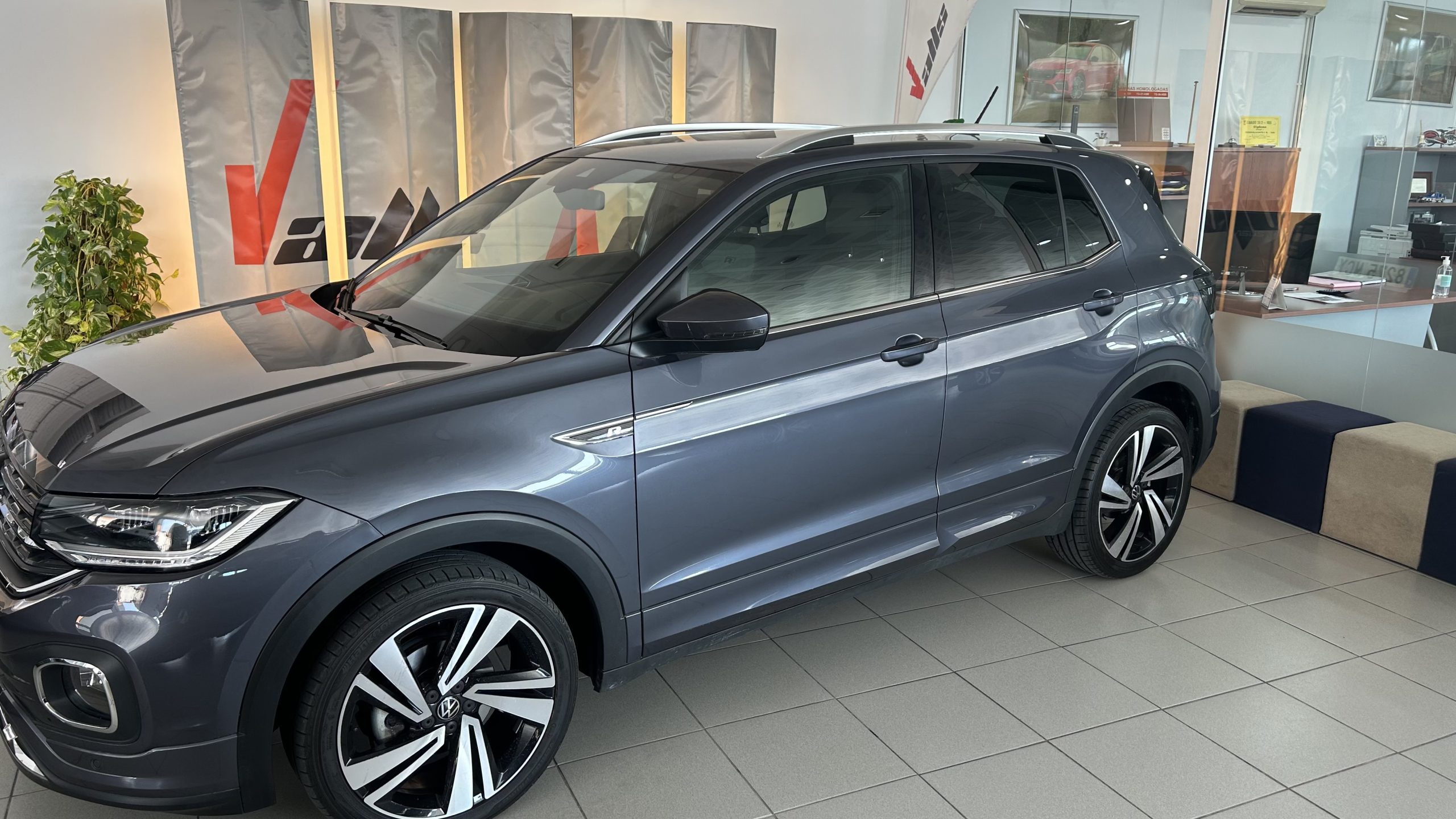 Volkswagen T-Cross R line 2022