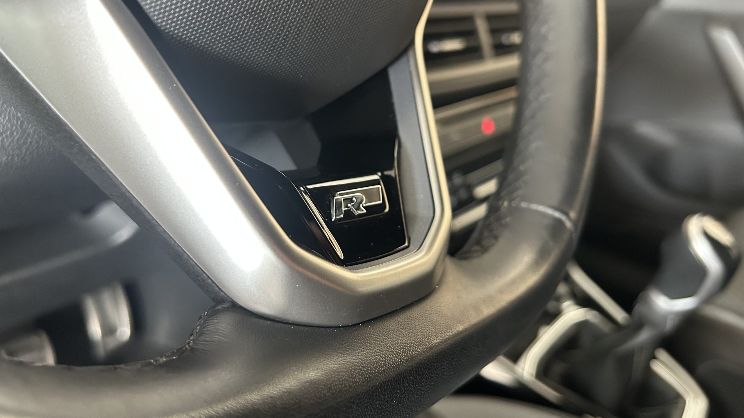 Volkswagen T-Cross R line 2022