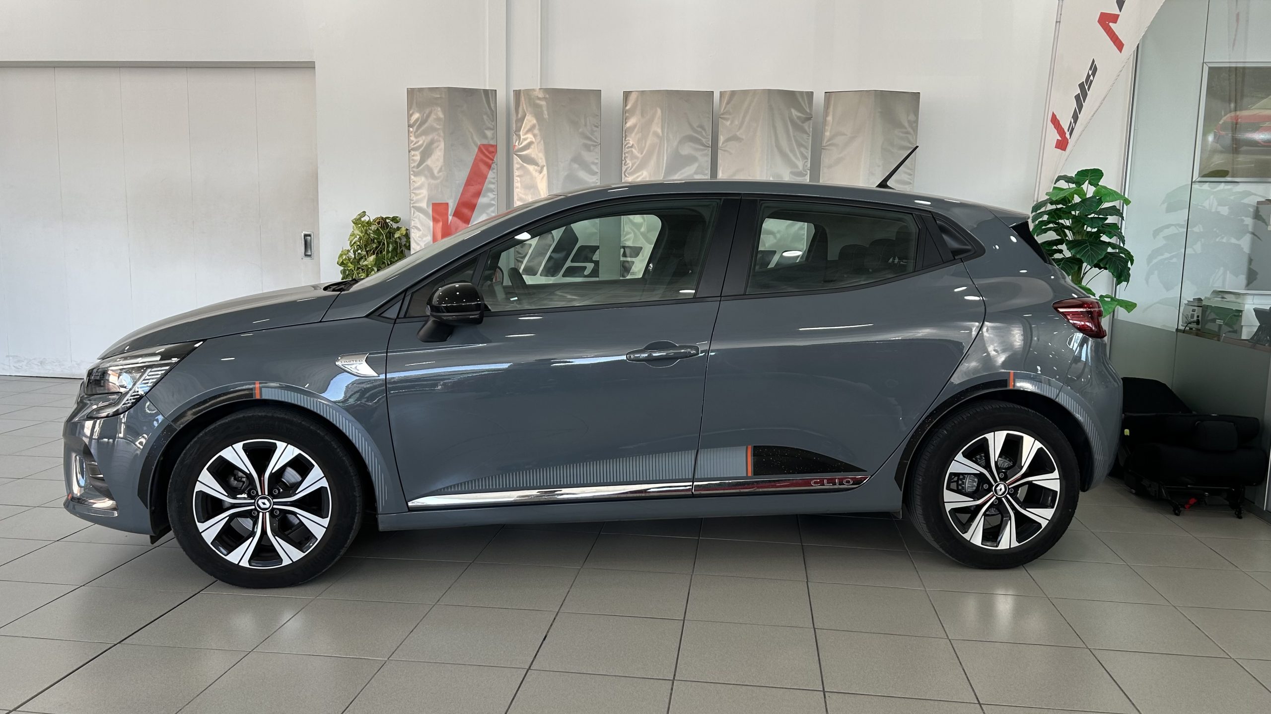 Renault Clio Limited Series 2022