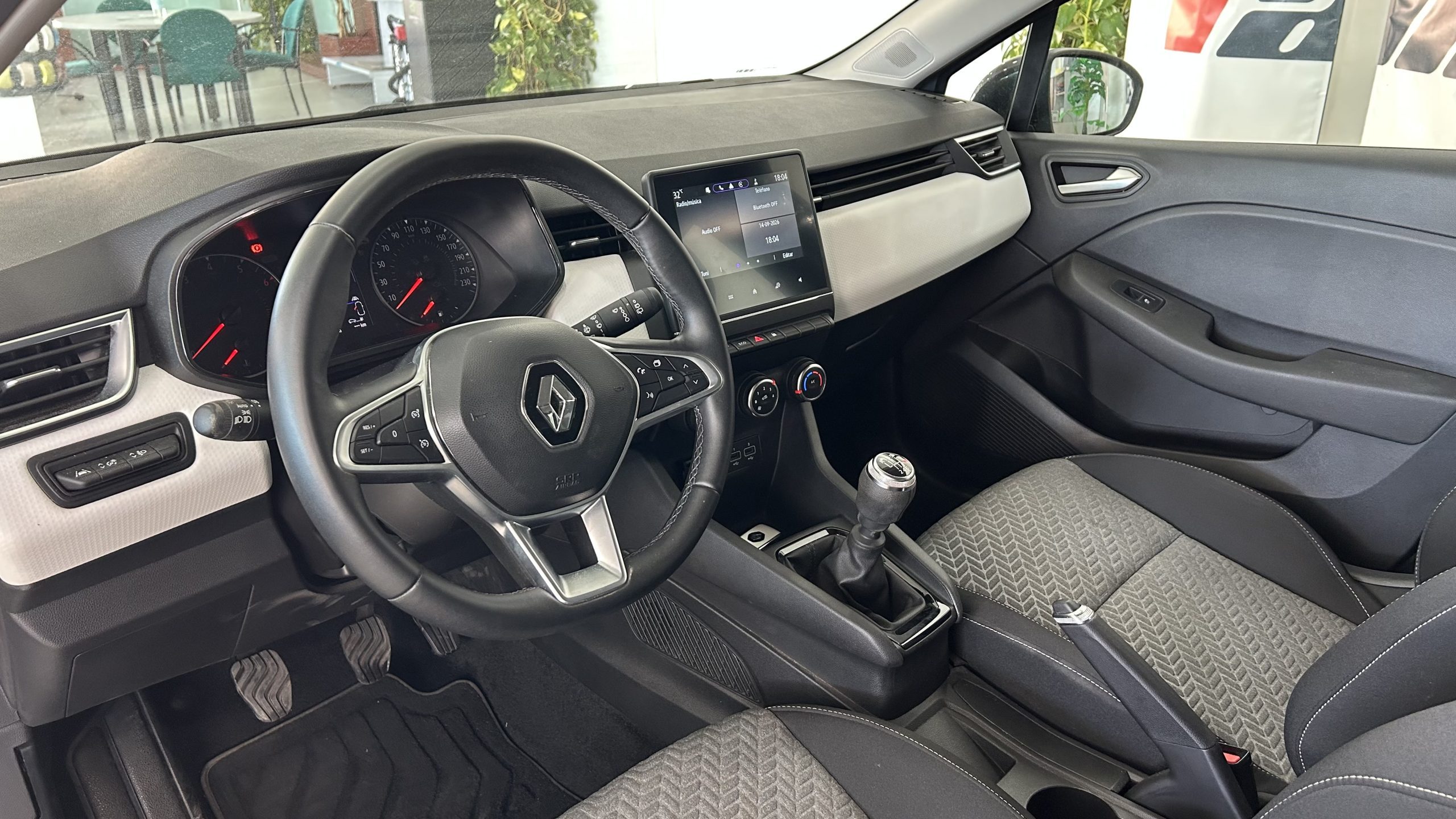 Renault Clio Limited Series 2022